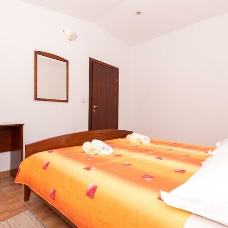 Apartments Fumija โตรกีร์ ภายนอก รูปภาพ
