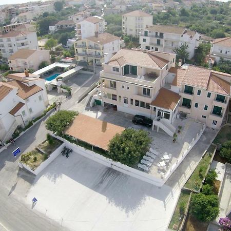 Apartments Fumija โตรกีร์ ภายนอก รูปภาพ
