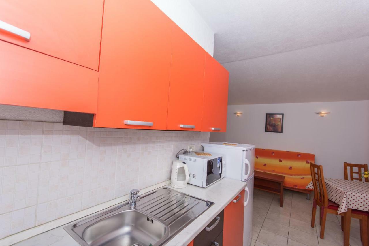 Apartments Fumija โตรกีร์ ภายนอก รูปภาพ