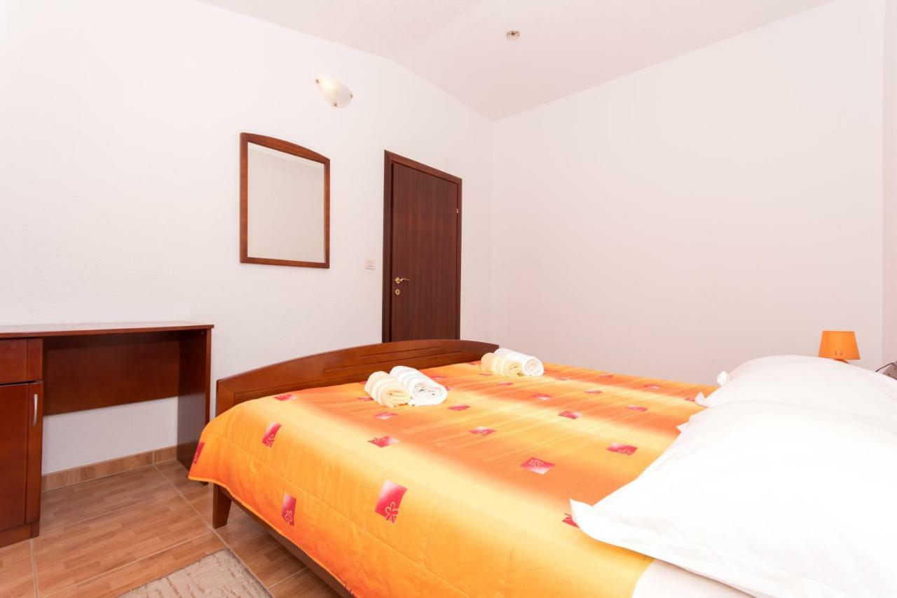 Apartments Fumija โตรกีร์ ภายนอก รูปภาพ