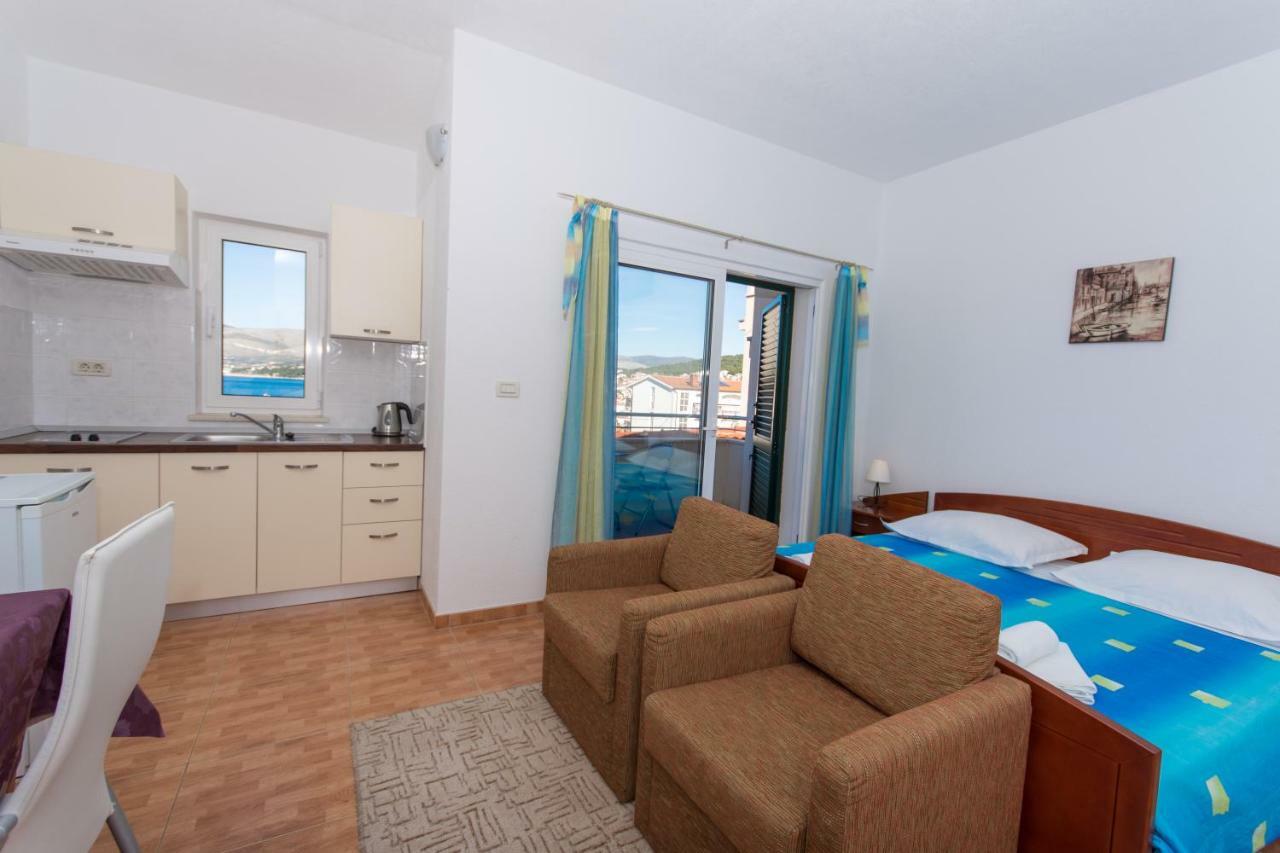 Apartments Fumija โตรกีร์ ภายนอก รูปภาพ